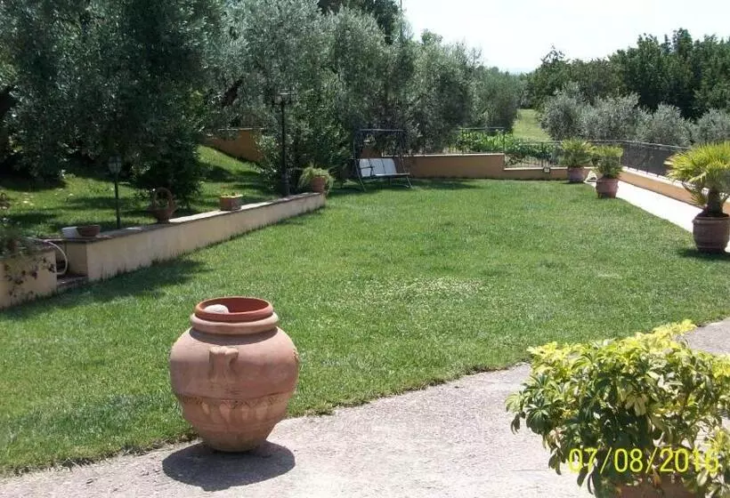 Aamiaismajoitus (B&B) Il Giardino Degli Ulivi