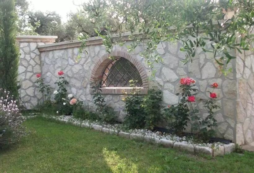 Aamiaismajoitus (B&B) Il Giardino Degli Ulivi