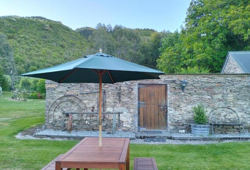 민박 Queensberry Inn