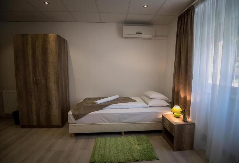 Пансион Mokka Apartman Szeged