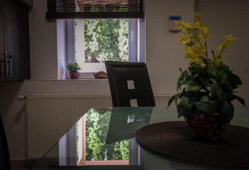 Пансион Mokka Apartman Szeged