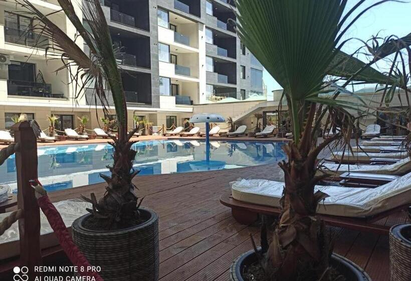 5 Stars 301 Frontal Sea View Apartment