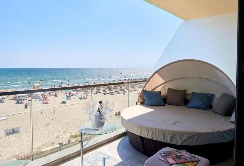 5 Stars 301 Frontal Sea View Apartment