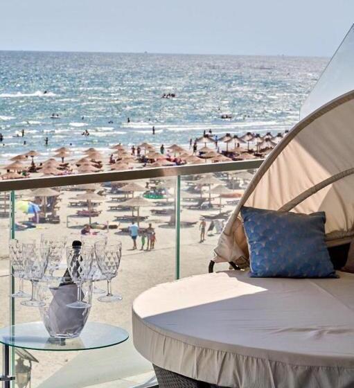 5 Stars 301 Frontal Sea View Apartment