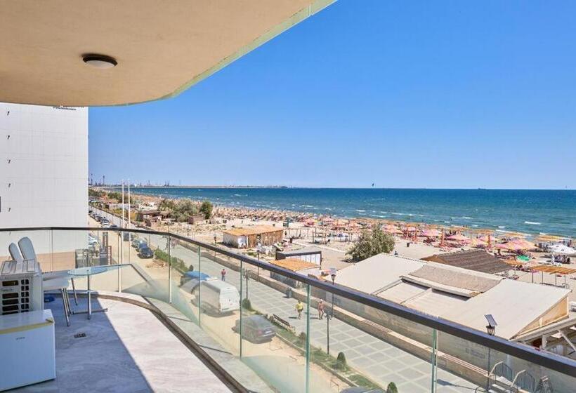 5 Stars 301 Frontal Sea View Apartment