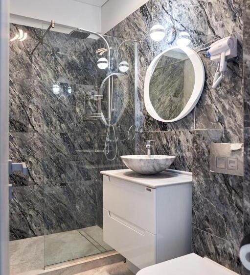 5 Stars 301 Frontal Sea View Apartment