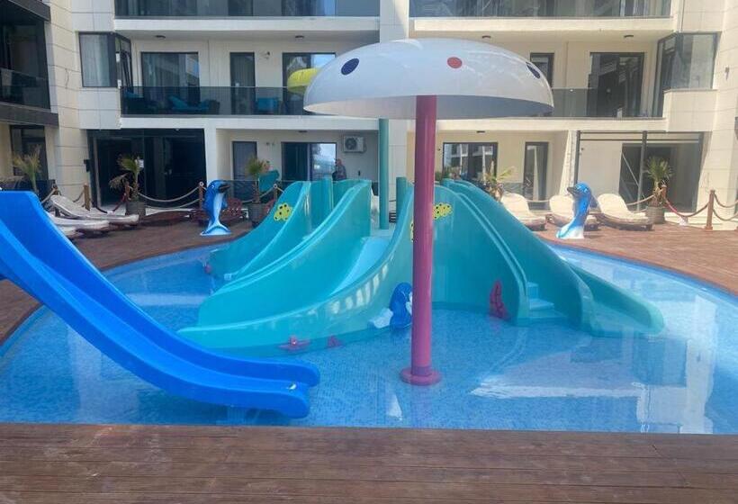 5 Stars 301 Frontal Sea View Apartment