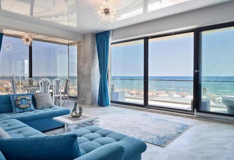 5 Stars 301 Frontal Sea View Apartment