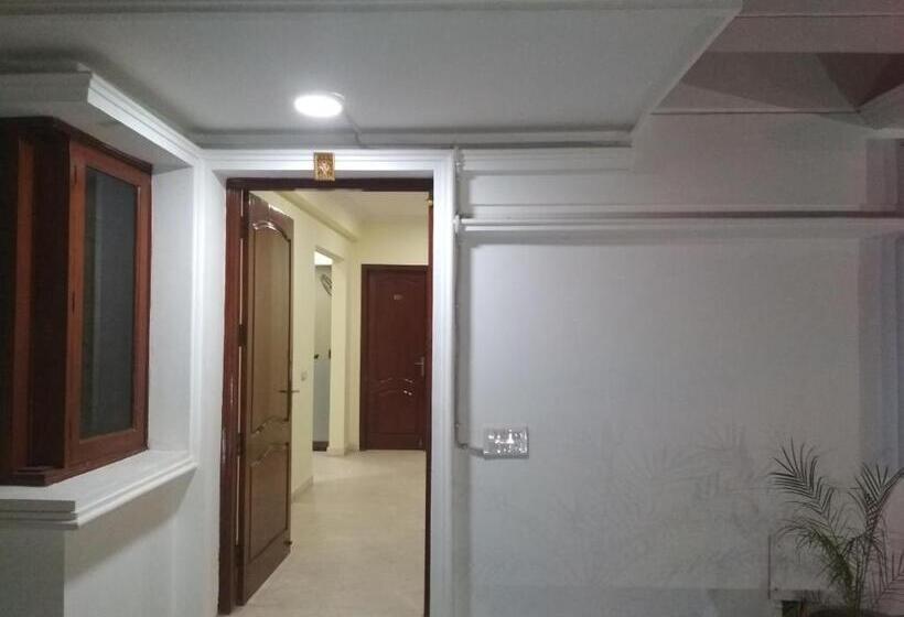 Hotel White Castle Manesar