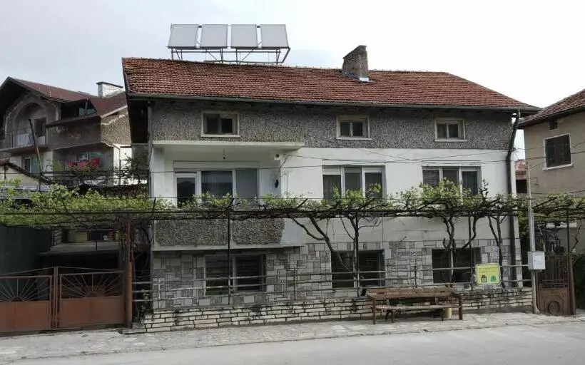 Majatalo стаи за гости върбани