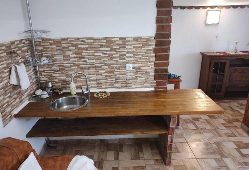 بنسيون La Tataia Zahei