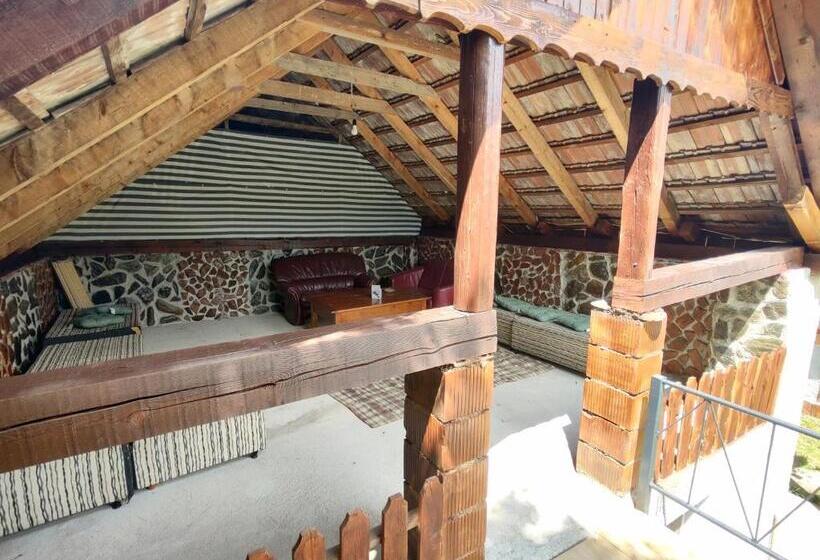 بنسيون La Tataia Zahei