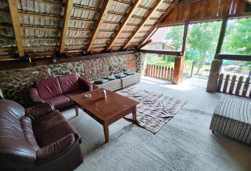 بنسيون La Tataia Zahei