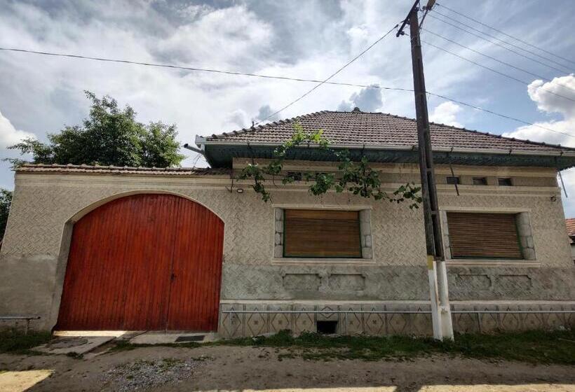 بنسيون La Tataia Zahei