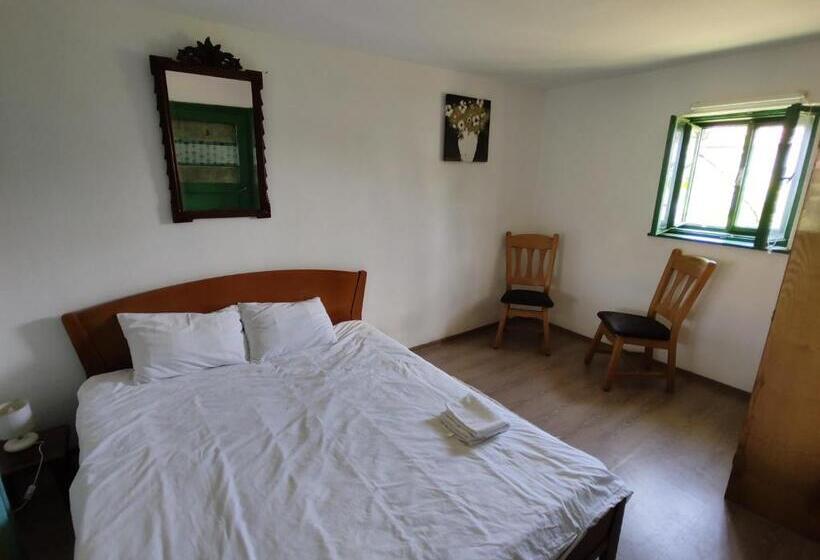 بنسيون La Tataia Zahei