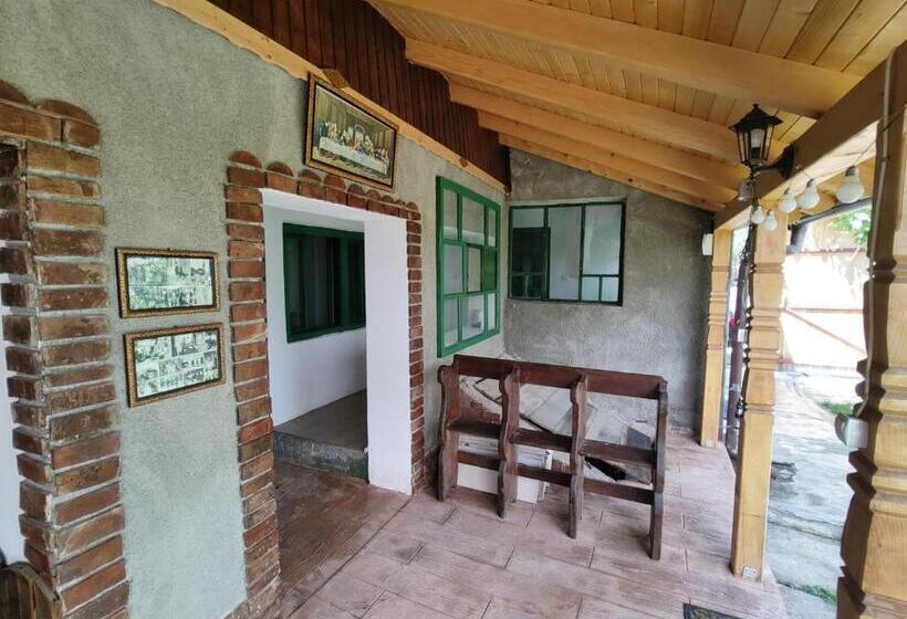 بنسيون La Tataia Zahei