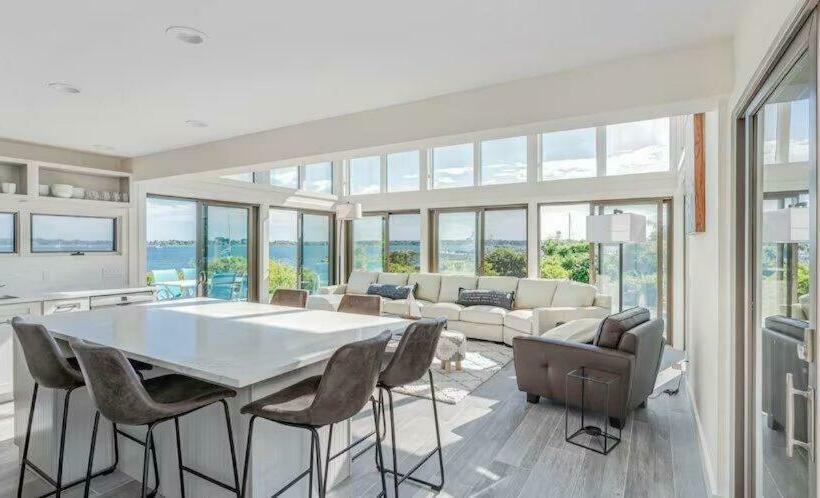 Townhouses & Captain S Quarters