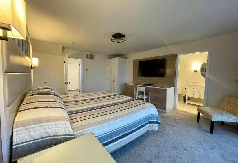 Townhouses & Captain S Quarters