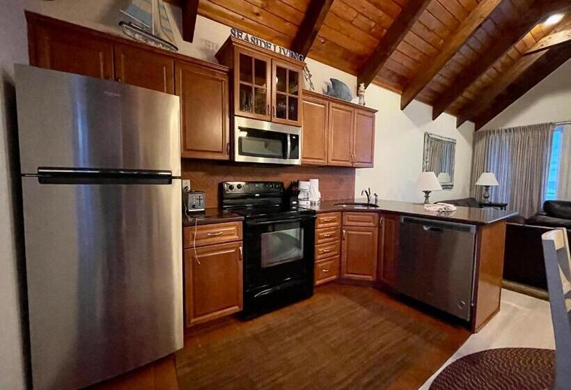 Townhouses & Captain S Quarters