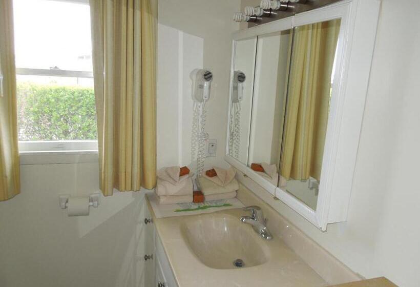 Townhouses & Captain S Quarters