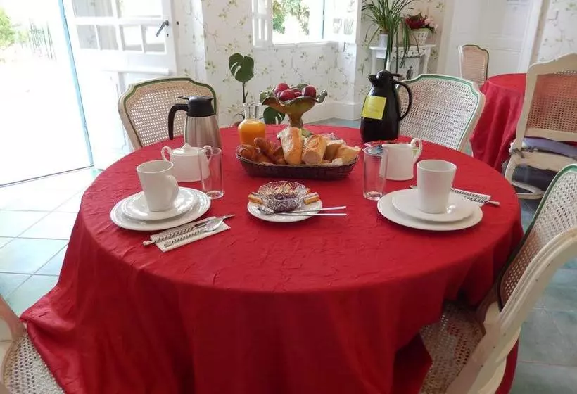 هتل Chateau Rousselle