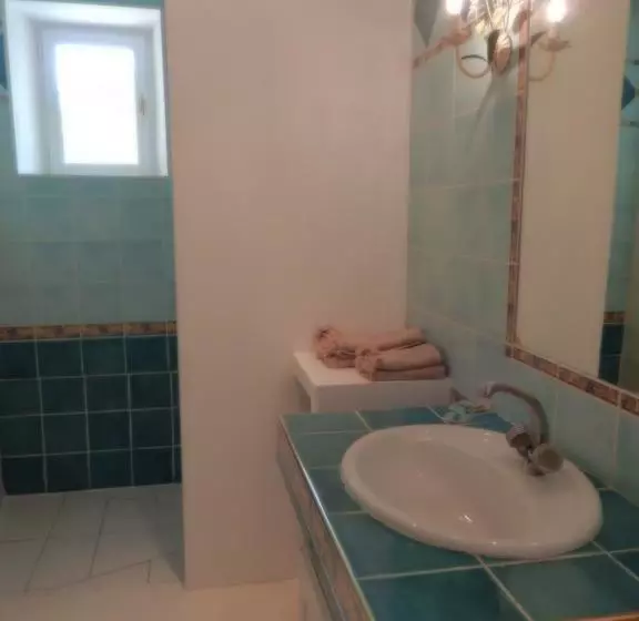 هتل Chateau Rousselle