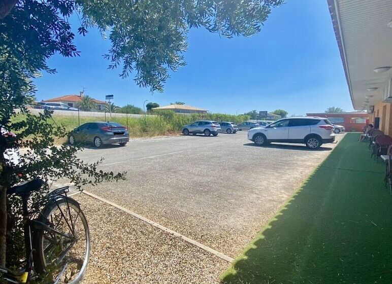 בית מלון כפרי Hôtel Acajou