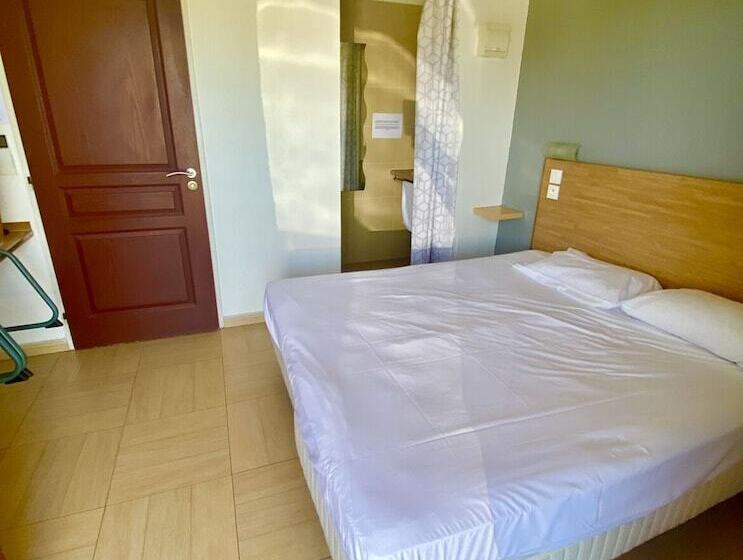 בית מלון כפרי Hôtel Acajou