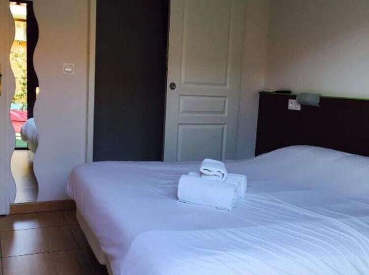 בית מלון כפרי Hôtel Acajou