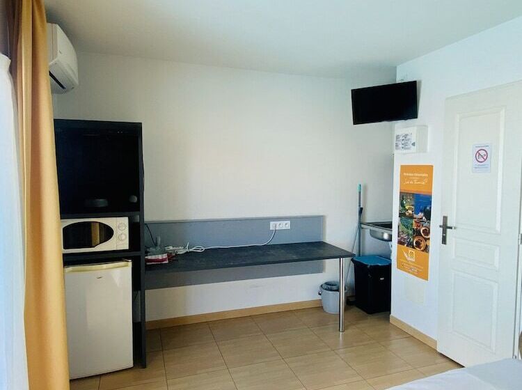 בית מלון כפרי Hôtel Acajou