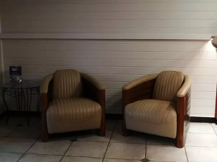 ホテル Hôtel Le Claridge