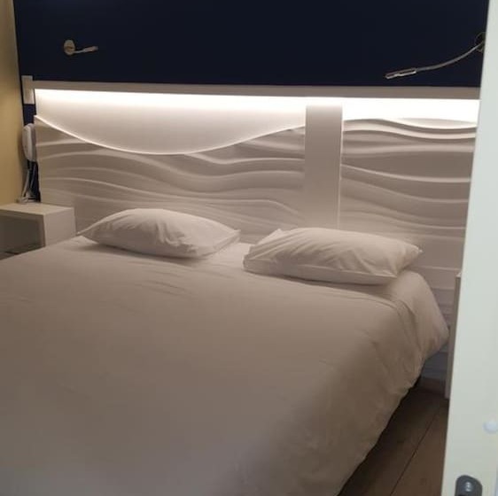 هتل Hôtel Le Claridge