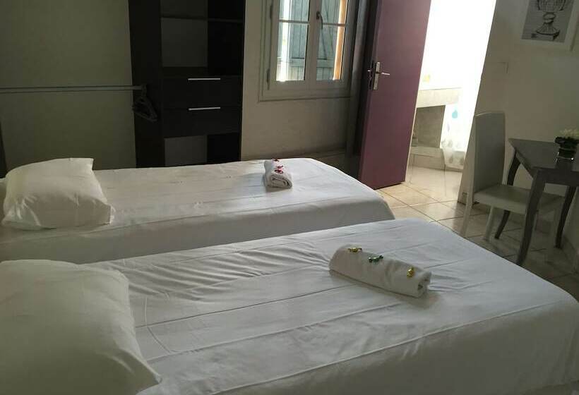 בית מלון כפרי Hôtel Restaurant Le 8