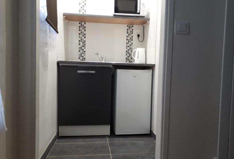 בית מלון כפרי Hôtel Résidence Champerret