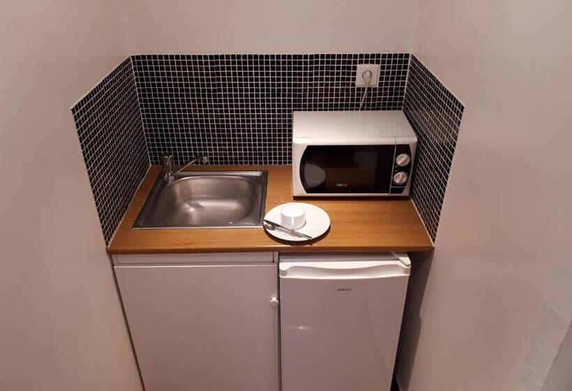 בית מלון כפרי Hôtel Résidence Champerret