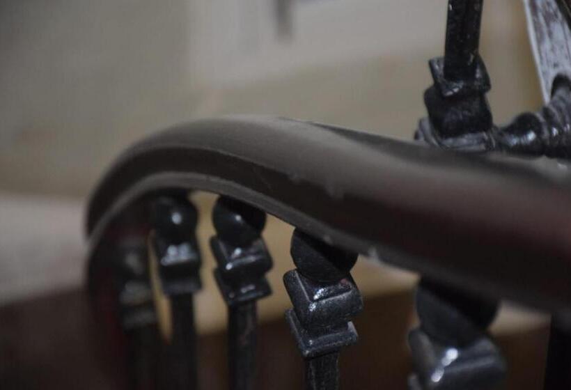 בית מלון כפרי Hôtel Résidence Champerret