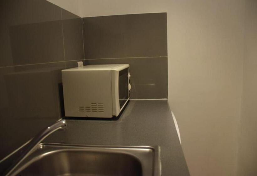 בית מלון כפרי Hôtel Résidence Champerret