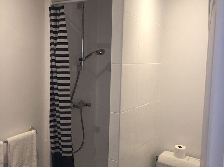 בית מלון כפרי Hôtel Résidence Champerret