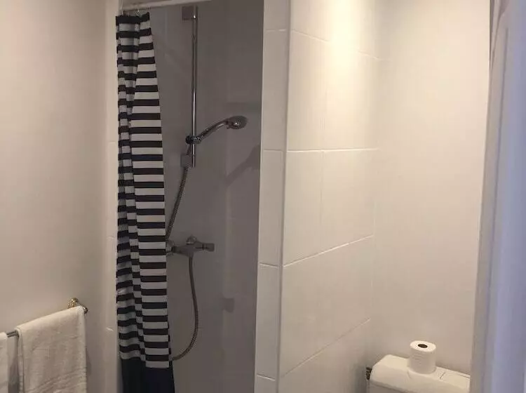 هتل Hôtel Résidence Champerret