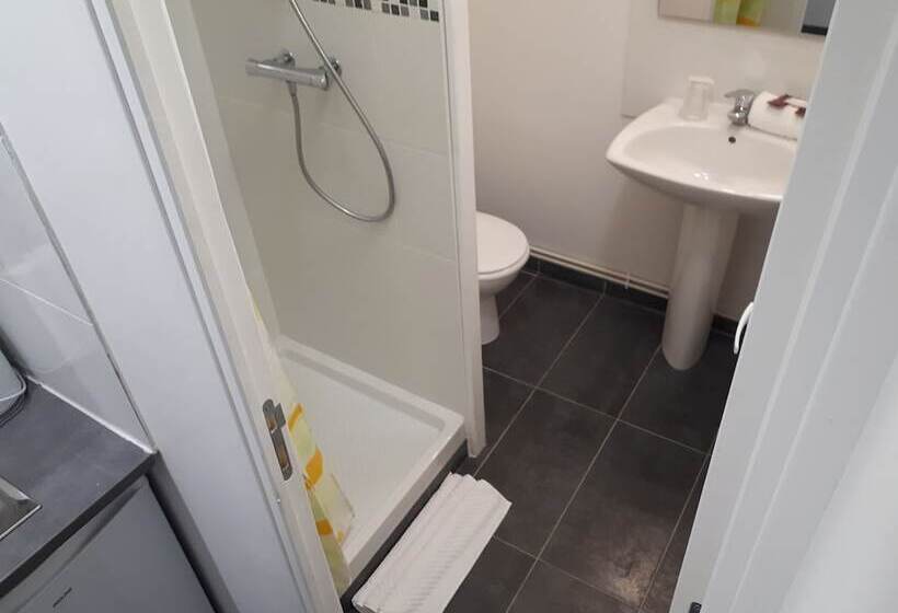 בית מלון כפרי Hôtel Résidence Champerret