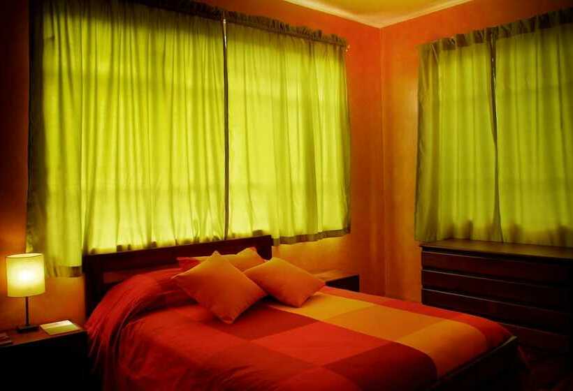 Hotel La Casa Amarilla