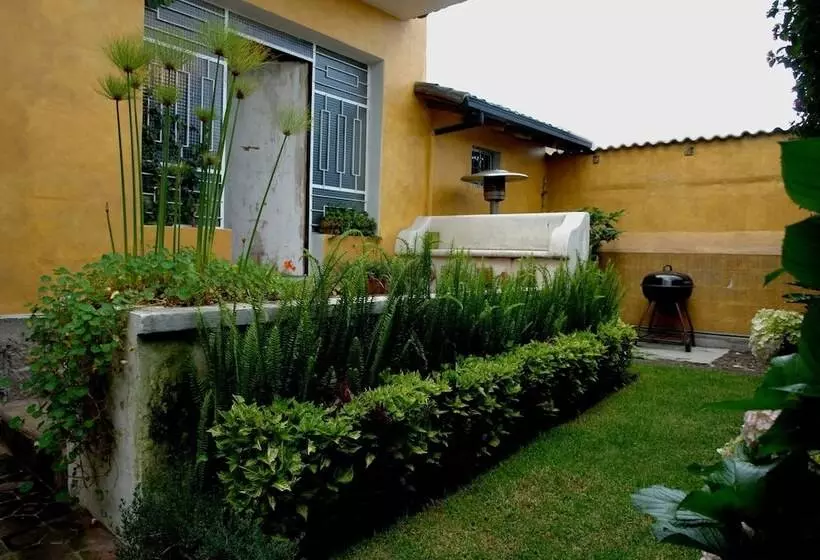 ホテル La Casa Amarilla