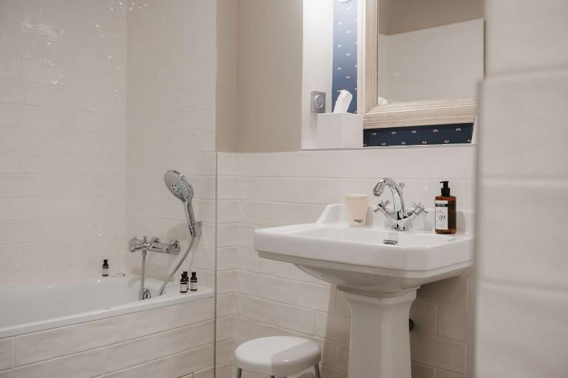 هتل La Robeyere; Bw Signature Collection