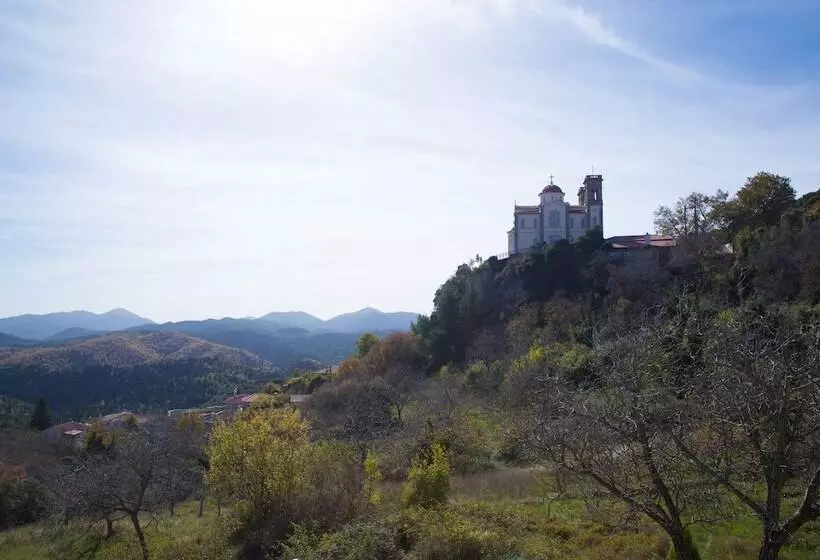 Hotelli Papanikola