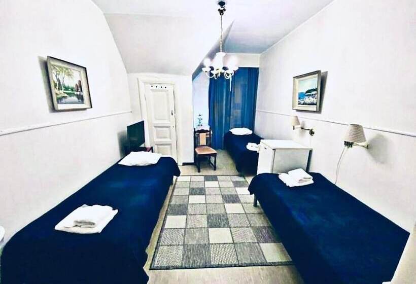 בית מלון כפרי Senate