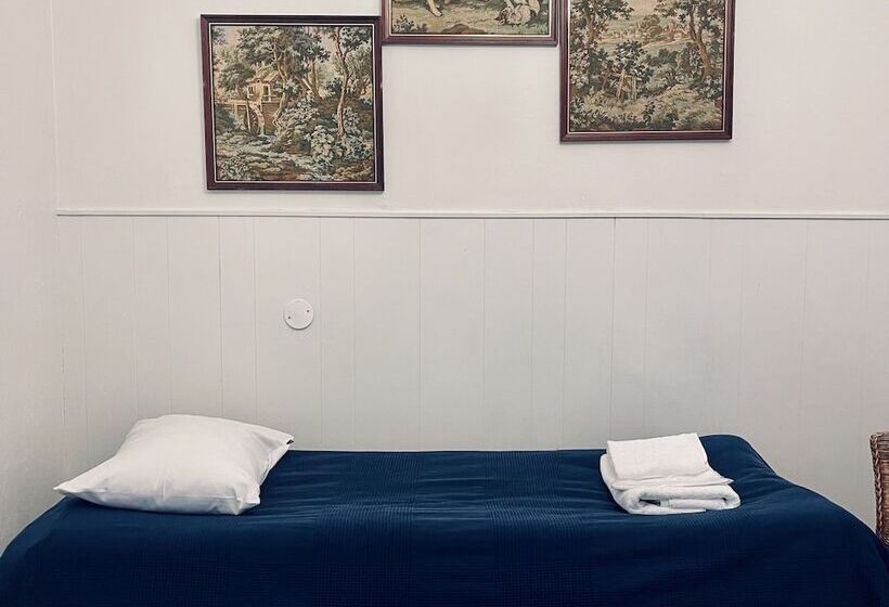 בית מלון כפרי Senate