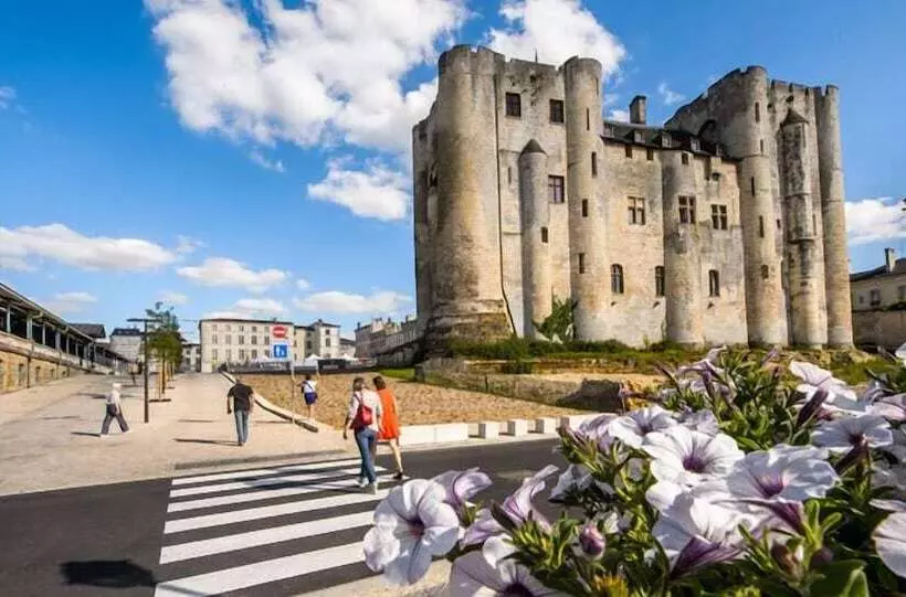 Hotelli So'Lodge Niort A83