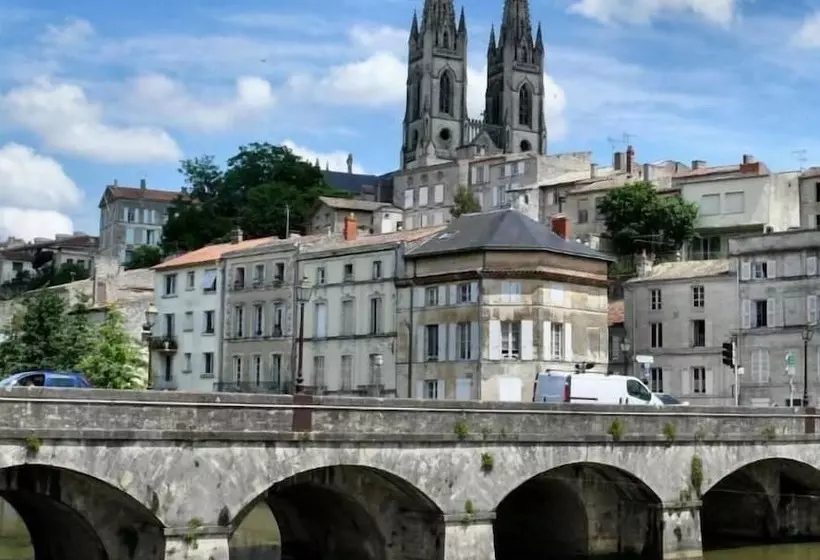 Hotelli So'Lodge Niort A83