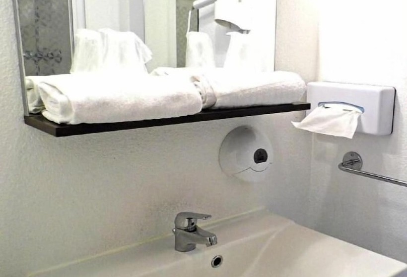 Отель So'Lodge Niort A83