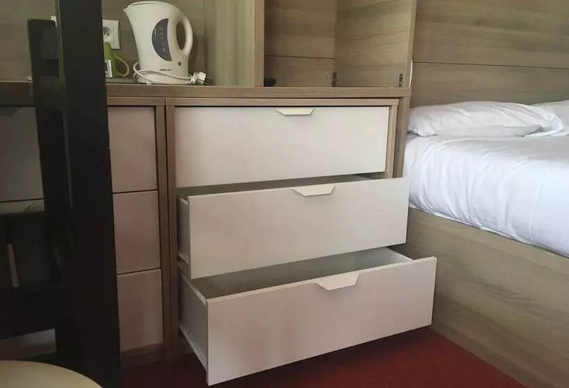 Hotelli So'Lodge Niort A83